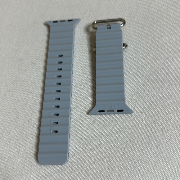 NIP Sporty Light Gray Ocean Loop Watchband Fits 42,44,45 & 49 mm Apple Watch - Picture 6 of 7